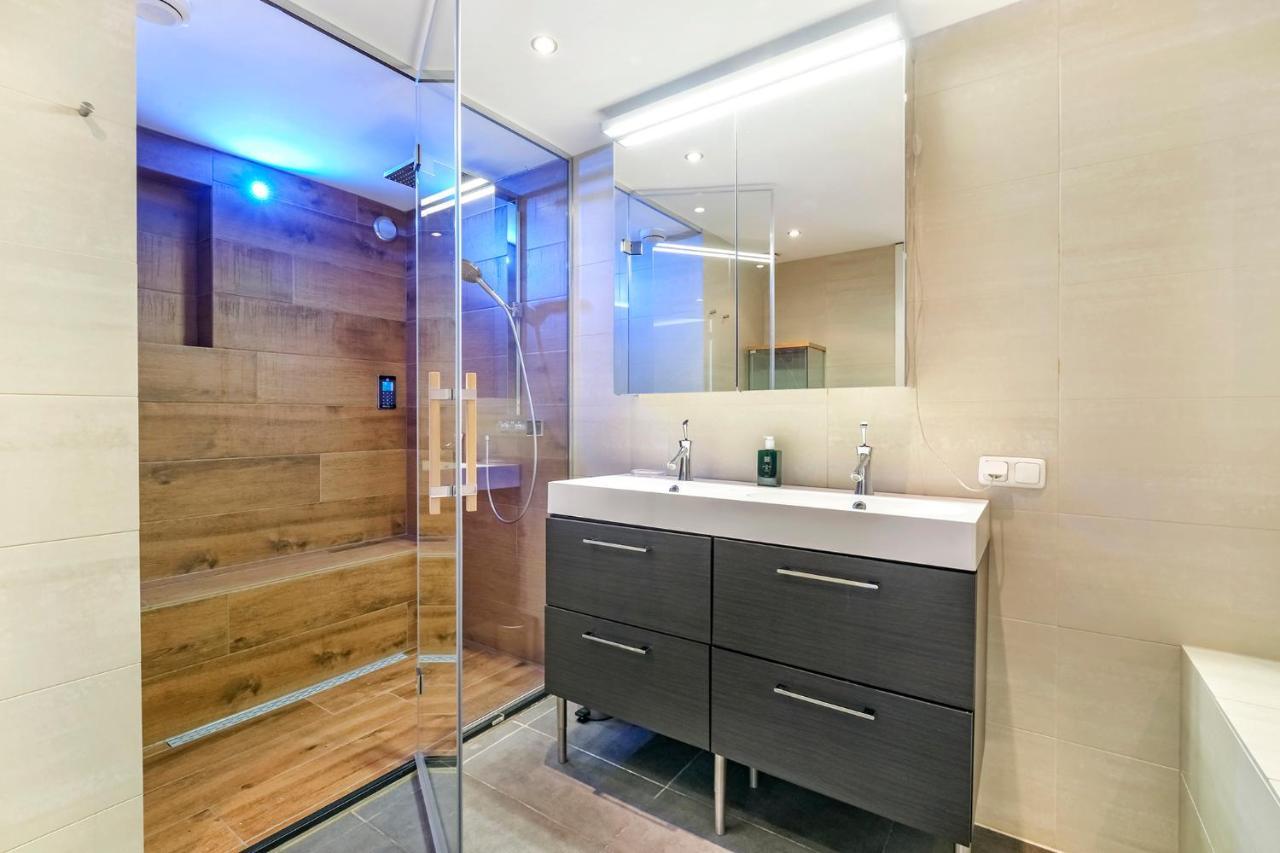 170m2 With Jacuzzi & Steam Bath In Center Of Appartement